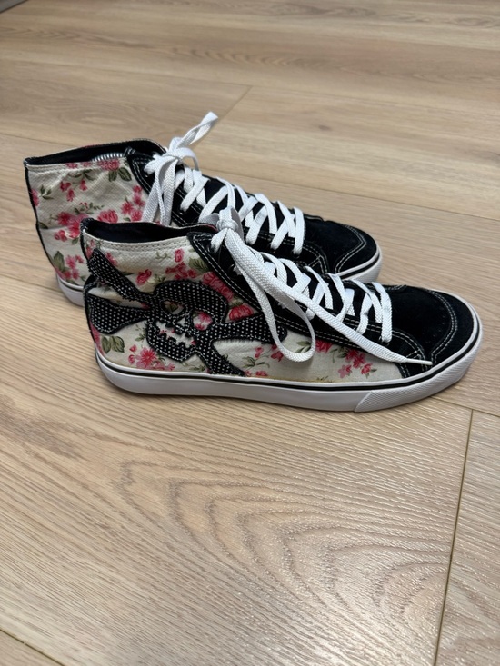 Draven Shoes - Draven Floral Skull High-Top Lace-Up Sneakers Woman’s Size 10